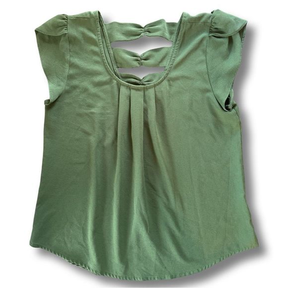 MINE Tops - 🦋 GUC- MINE Green Blouse w/ Flutter-sleeve & Bow-tie Back - Size Medium